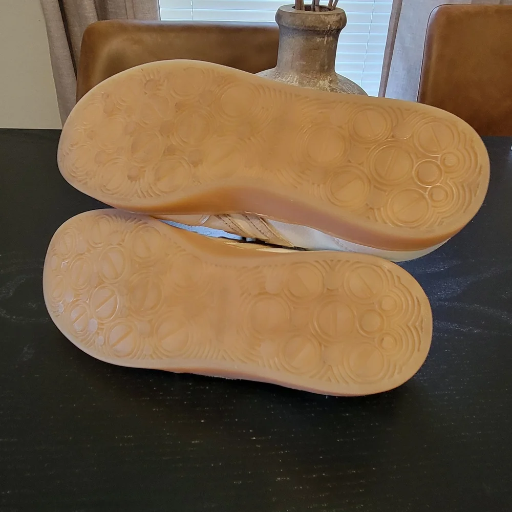 Dr. Scholl's White and Tan Women's Sneakers - Picture 6 of 8